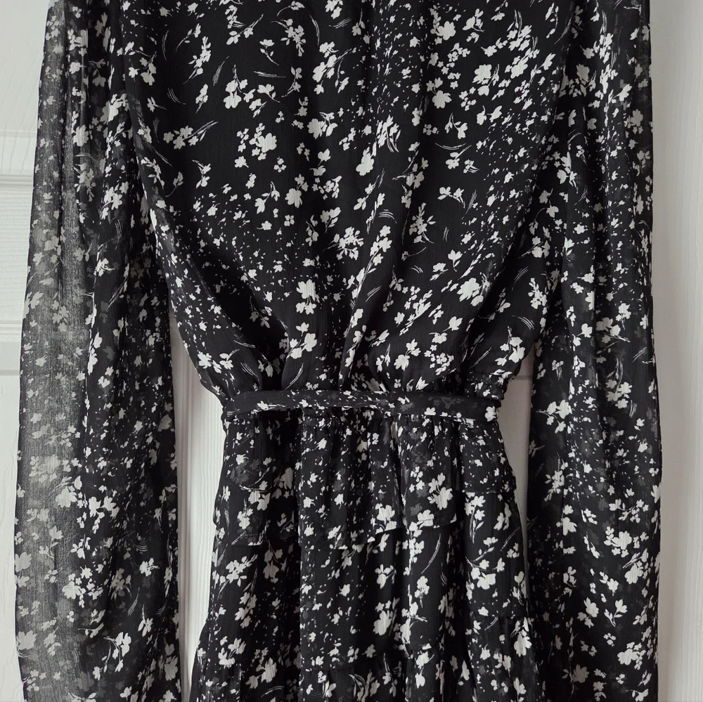 Aqua Black and White Floral Long Sleeve Dress size L - Picture 10 of 13